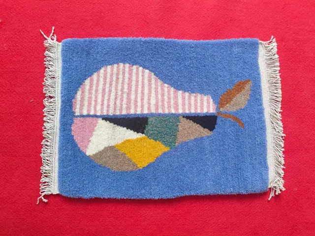 Striped pear — A pear in stripes and facets